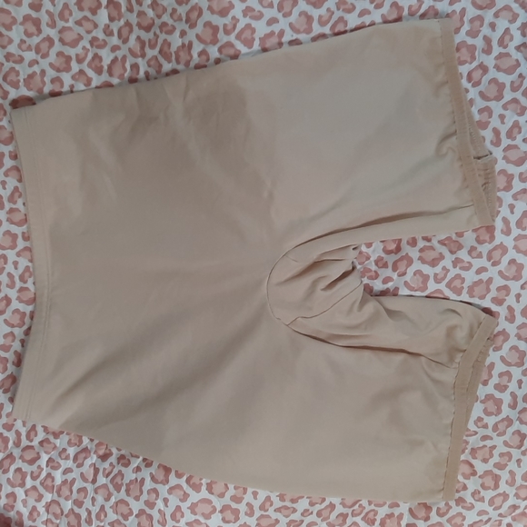 2 lower Body Shapers - Picture 2 of 5